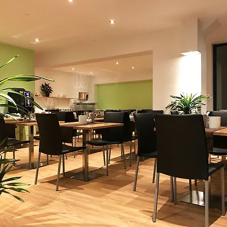 Hotel Business & Linec