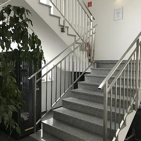 Hotel Business & 2*