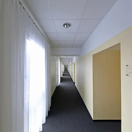 Hotel Business & 2*