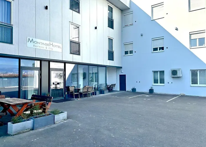 מלון Business & 3*