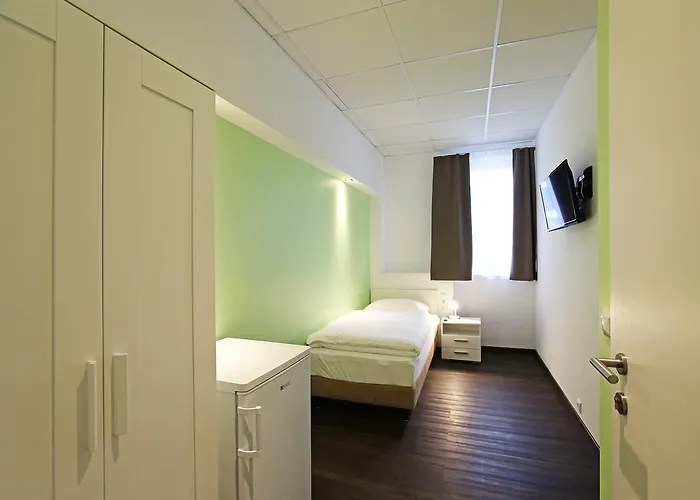 מלון Business & 3*