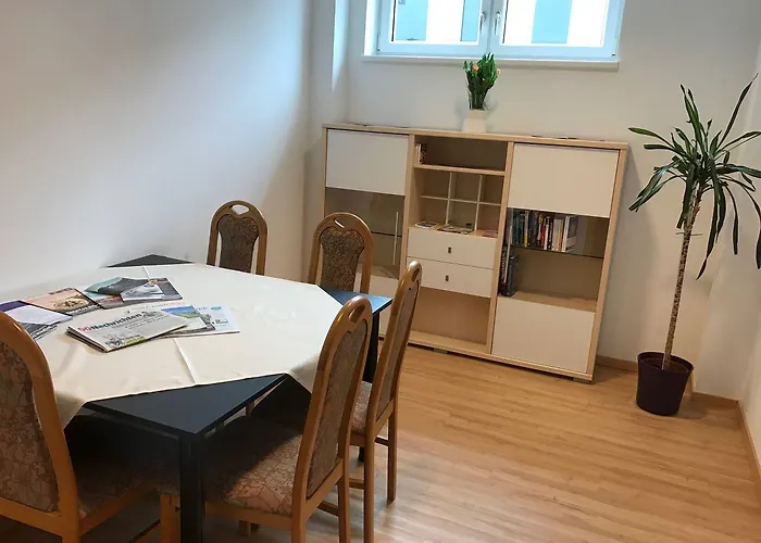 מלון Business & לינץ